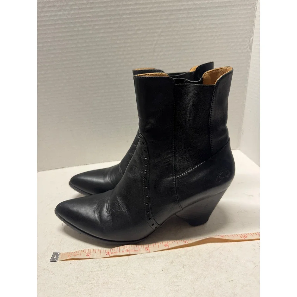 John Fluevog Black Leather Pointed Ankle Boots Block Heel Purpose Intent 7.5